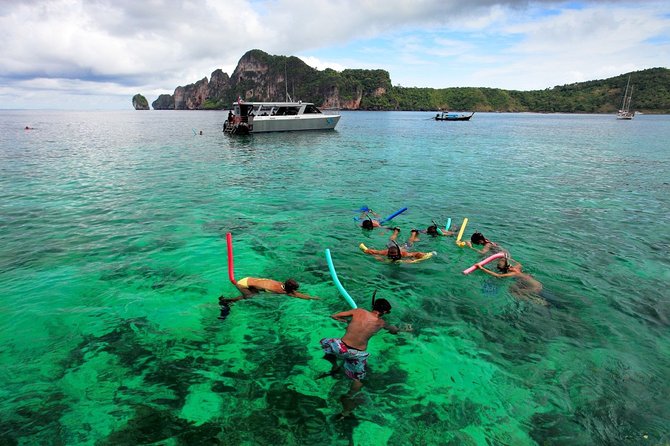 Blu Anda Catamaran to Phi Phi from Phuket - Meals on a catamaran: canapés, lunch options, and snack momentum