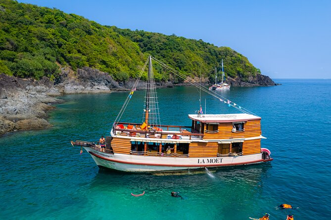 - Comfortable boat for cruising in Phang Nga Bay - The "Must-Do"! - What you’ll notice most on the water