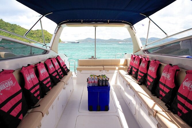 Coral Island by Speed boat from Phuket - The speedboat run to Coral Beach Club (fast, simple, and efficient)