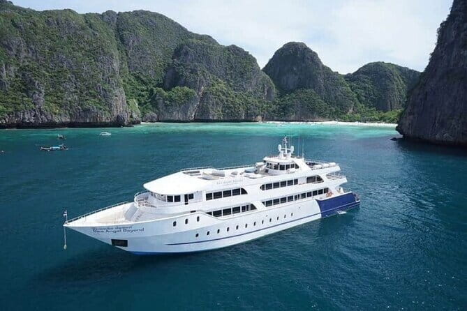 Escape to Phi Phi Islands: Ferry with Lunch - Key things that make this day trip worth your time