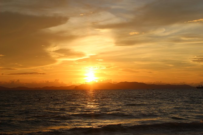 Exclusive Small Group Phi Phi Islands Sunrise or Day Trip - Royal Phuket Marina departure and the speedboat reality check