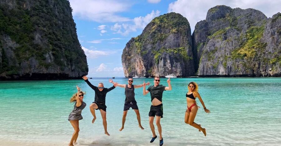 From Krabi: Phuket Transfer with Phi Phi Longtail Boat Tour - The day’s rhythm: pickups, shared speedboats, then private time