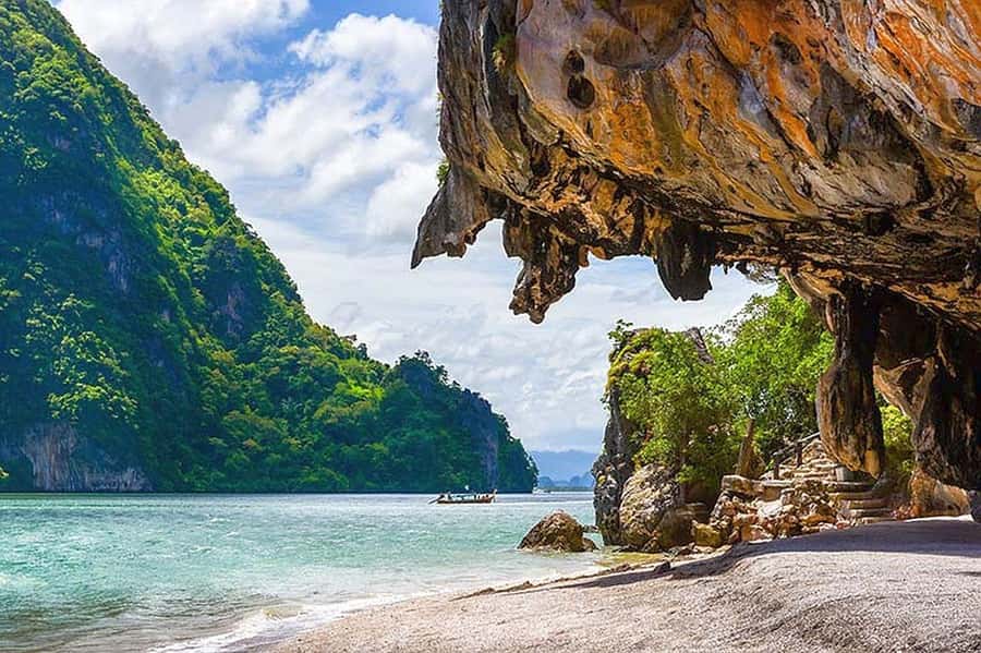From Phuket: James Bond Sunset Boat Tour & Canoe Adventure - James Bond Rock: a famous stop that feels more human when it’s quiet