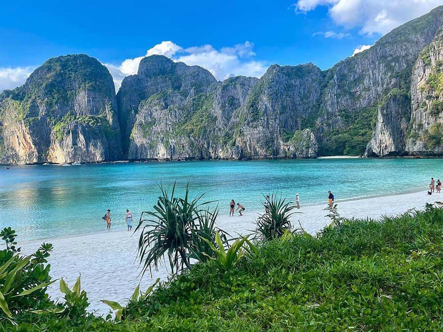 From Phuket: Phi Phi and Khai Islands Speedboat Tour - Crowds, timing, and how to avoid feeling rushed