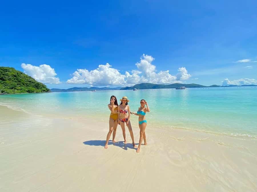 From Phuket: Racha & Maiton Island Dolphin Expedition - Raya Yai: Lunch on the Clock and Beach Time After