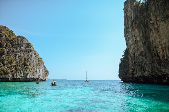 Full Day- Phi Phi Island & Maya Bay Snorkeling in Phuket & Lunch - Koh Khai Nai and the return: finishing with one more island moment