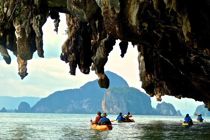 Hong by Starlight John Gray's Sea Canoe - Guides and crews: the human part that drives the day