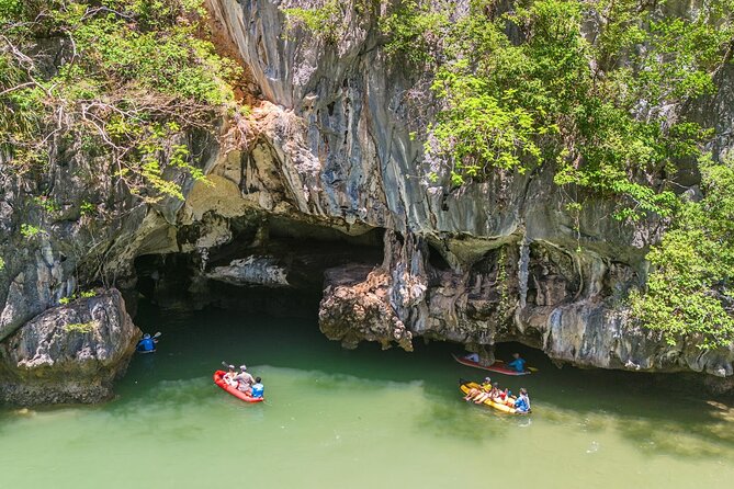 James Bond Island by Speedboat and Canoe at Hong Island - Hong Island canoeing: the cave-like room moment