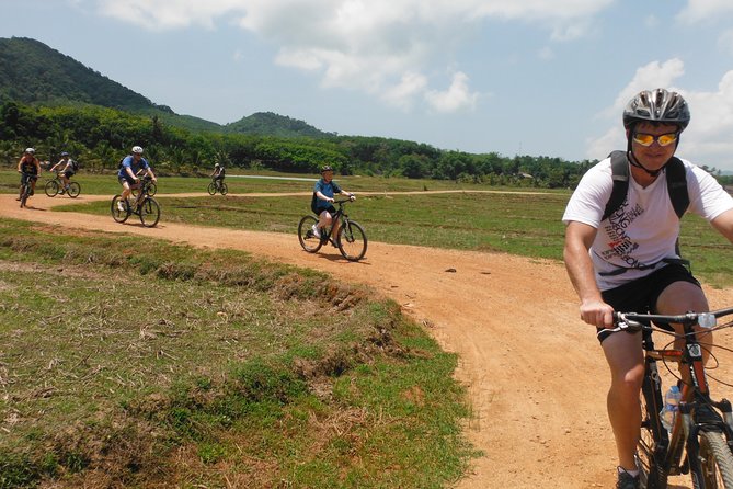 Koh Yao Noi Full Day Tour with Bike Ride & Lunch - Lunch on a quiet beach: the practical payoff