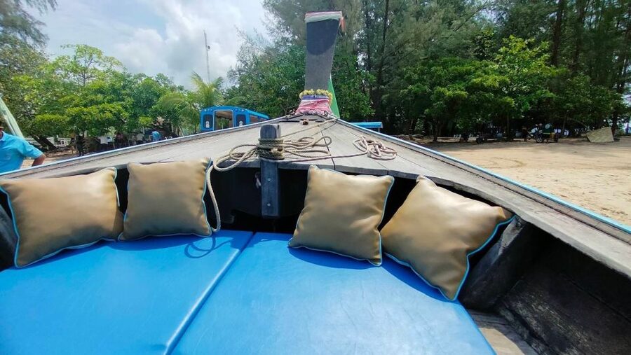 Krabi: Private Luxury Long-Tail Boat to Hong Island - Early Bird 5:30 AM vs Sunset 12:30 PM: Pick Your Light