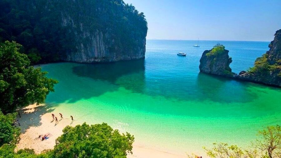 Krabi: Private Luxury Long-Tail Boat to Hong Island - Hong Island Lagoon: The Narrow Pass and Emerald Water