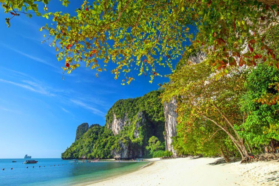 Krabi: Private Luxury Long-Tail Boat to Hong Island - Onboard Perks You’ll Actually Use