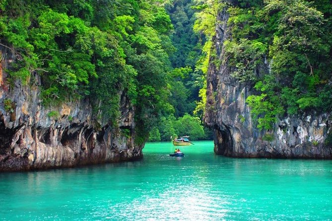 Luxury Speedboat : Day trip to PhiPhi with National Park fee - Phuket Pickup at 8:00 and the Pier Breakfast Window