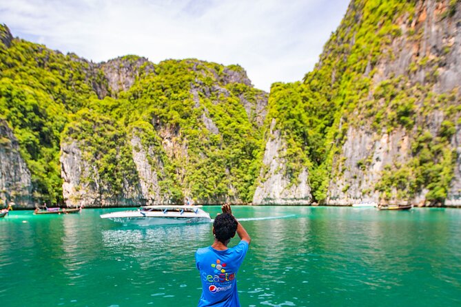 Maya Bay, Phi Phi & Bamboo Island Premium Trip by Seastar From Phuket - Ko Phi Phi Don lunch break: where the day refuels