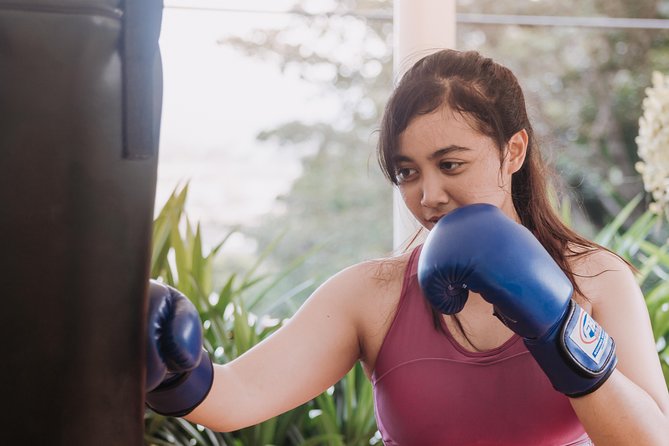 Muay Thai Boxing Class for Beginners - Pad Work and Mitts: How You Train Without Getting Hurt