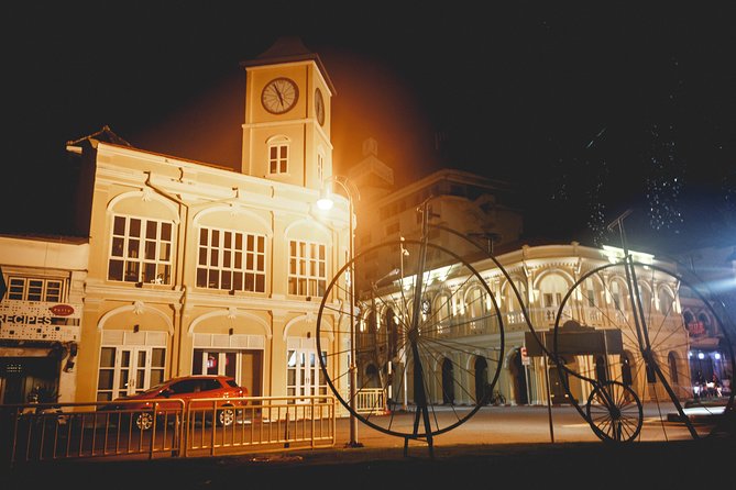 Old Town Cultural Heritage Tour of Phuket - Family-style Thai dinner with a viewpoint seat