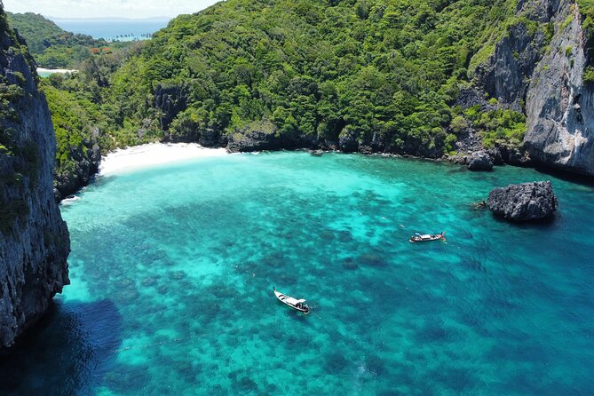 One Day Phi Phi, Maya And Khai Islands Adventure - Phi Phi Don lunch stop: A needed break that’s not just a checkbox