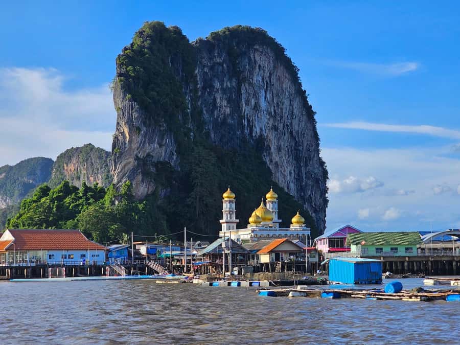 Phang Nga: Private Longtail Boat to James Bond & Koh Panyi - Ko Tapu (James Bond Island): the photo, the time, and swimming reality