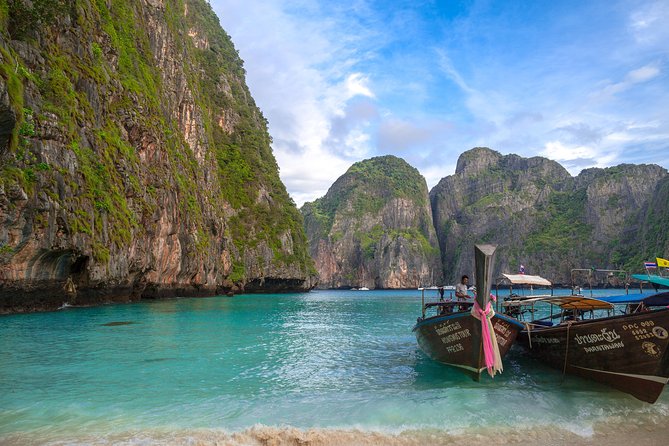 Phi Phi 6: Amazing trip by speedboat, start at Sunrise - Value check: $136.72 for a speedboat day with meals