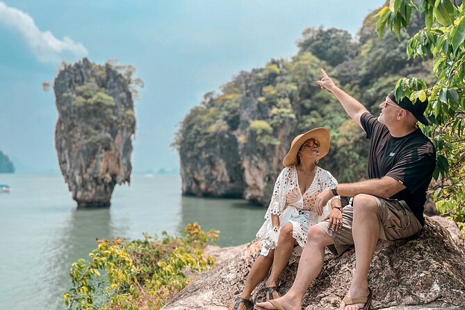 Phi Phi and James Bond Private Boat Tour - Pileh Bay: The Tide-Right Lagoon Moment
