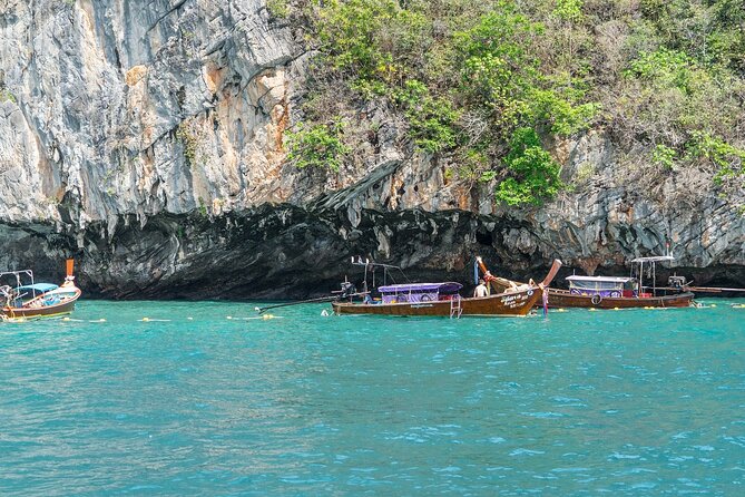 Phi Phi Island Adventure Day Tour from Phuket Speedboat/Catamaran - Phi Phi Don lunch and viewpoint time you can actually use