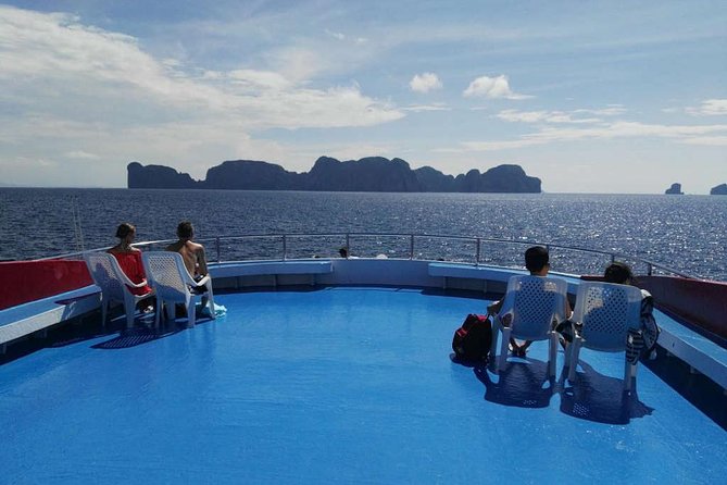 Phi Phi Island Tour by Royal Jet Cruiser with Lunch by The Sea - The crowded-boat reality: who might feel it most