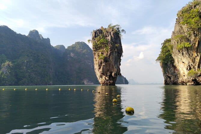 Phi Phi Islands Private Luxury Tour - Maya Bay: the famous limestone cliffs and the hour that counts