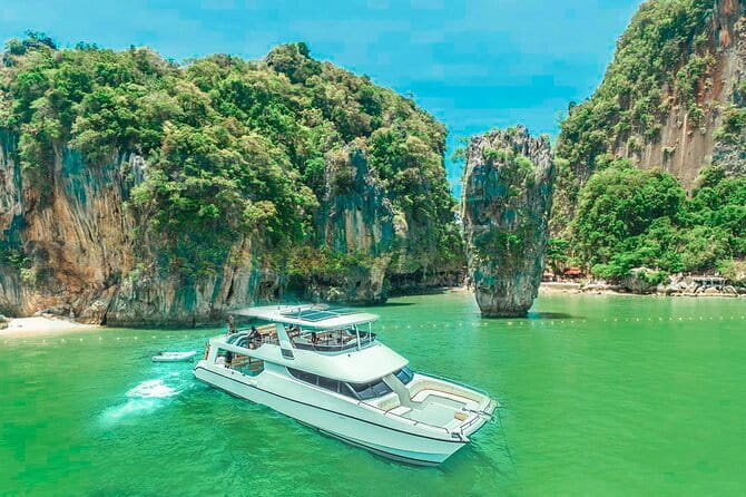 Phi Phi Islands Private Luxury Tour - Pileh Lagoon: snorkeling time plus fruit, juice, and a breather