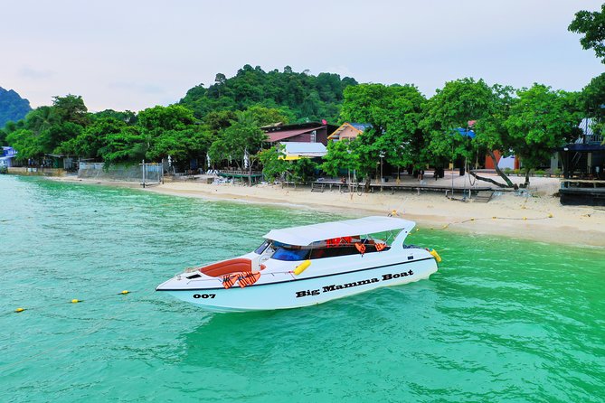 Phi Phi Islands PRIVATE SPEEDBOAT TOUR - Crew and day management: where the experience feels personal