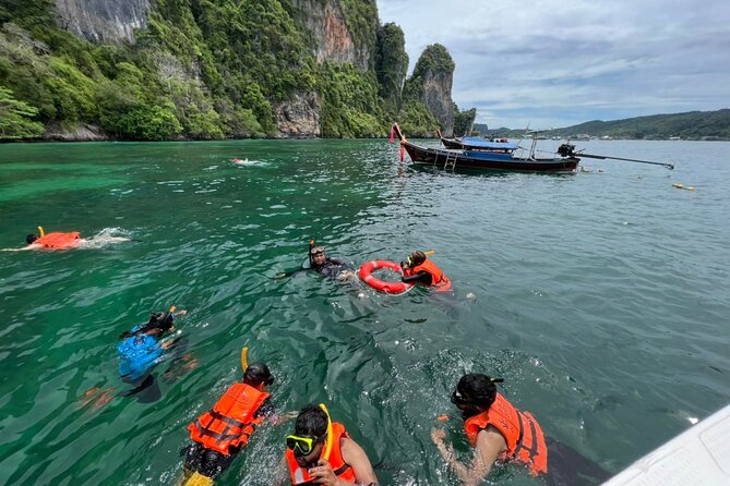 Phi Phi Islands Speedboat Full-Day Tour from Phuket+ Buffet Lunch - Ton Sai Bay Lunch Break: Beachside Food and Time to Reset