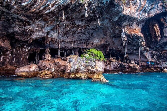 Phi Phi Islands Speedboat Tour: Khai & Maya - On Board Experience: Safety, Comfort, and Included Gear