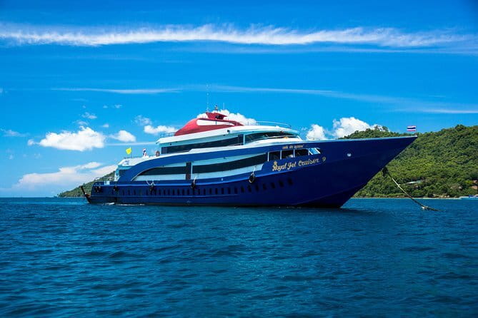 Phi Phi Maya and Maithon by Indigo Luxury Catamaran in Phuket - Maya Bay Beach Time: The 1-Hour Reality Check