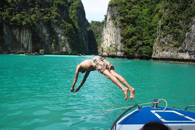 Phi Phi & Maya Bay Speedboat: All-Day Food & Choice of 3 Marinas - Food on the Water: Light Breakfast, Halal Lunch, and Unlimited Drinks