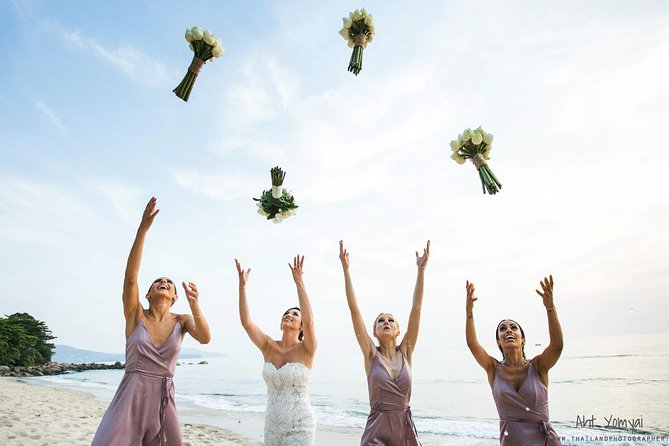 Photographer for wedding in all location of Thailand - Ten Hours from 1 pm to 10 pm: the real value of a long coverage window