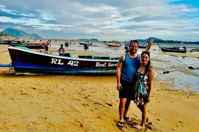 Phuket Amazing Sunset Tour : The Best Sunset, Beach & Local Food Experience - Stop 3: Chillva Market Food Choices Without a Big Production