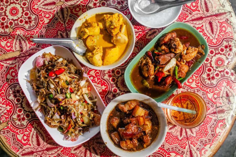 Phuket: Baba Tastes Food Tour with 15+ Tastings - Where you meet: San Chao Jui Tui Shrine (and how to find it fast)