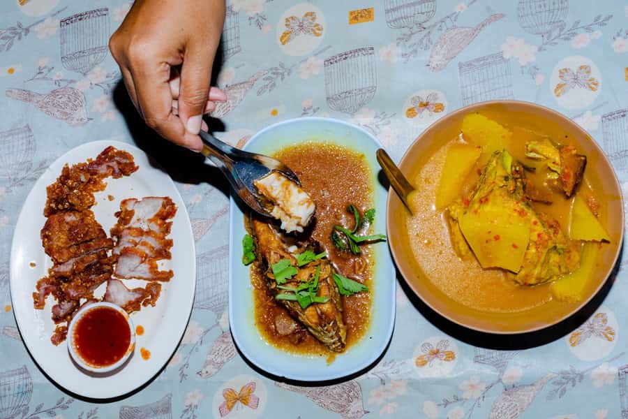 Phuket: Baba Tastes Food Tour with 15+ Tastings - What to bring and how to enjoy it without getting overwhelmed