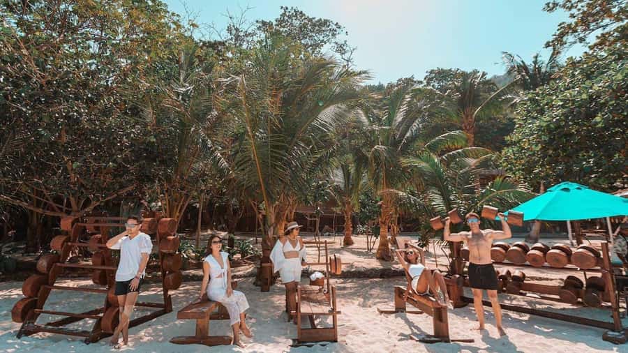 Phuket: Banana Beach Speedboat Island Experience with Lunch - Banana Beach Time: White Sand, Snorkeling, and Sea Kayak