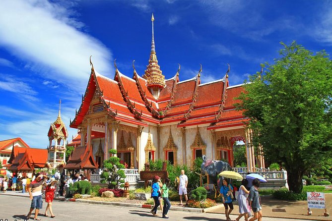 Phuket City Tour with Wat Chalong, Big Buddha & Famous Viewpoints - Meeting at Sun Leisure World and settling into the flow