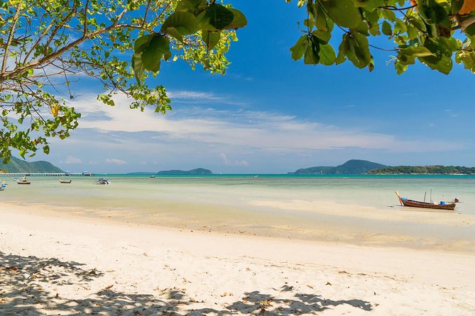 Phuket City Tour with Wat Chalong, Big Buddha & Famous Viewpoints - Karon Viewpoint and Windmill Point: fast photo payoff