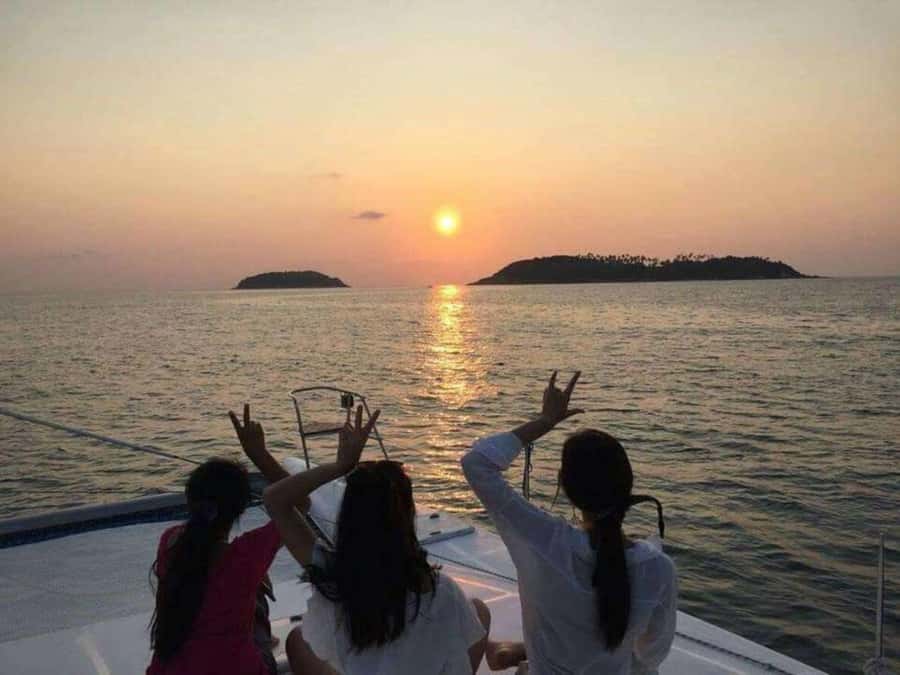 Phuket: Coral and Racha Islands Catamaran Cruise with Lunch - Lunch Aboard: Included Food, Included Drinks, and How to Plan Around It