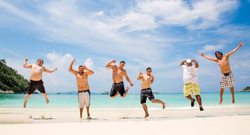 Phuket: Coral and racha Islands Snorkeling Trip with Lunch - Chalong Pier speedboat: why the schedule feels worth it