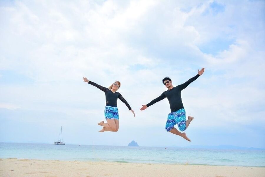 Phuket: Coral Island Half-Day Tour by Speedboat - Optional water adventures: parasailing and the other add-ons