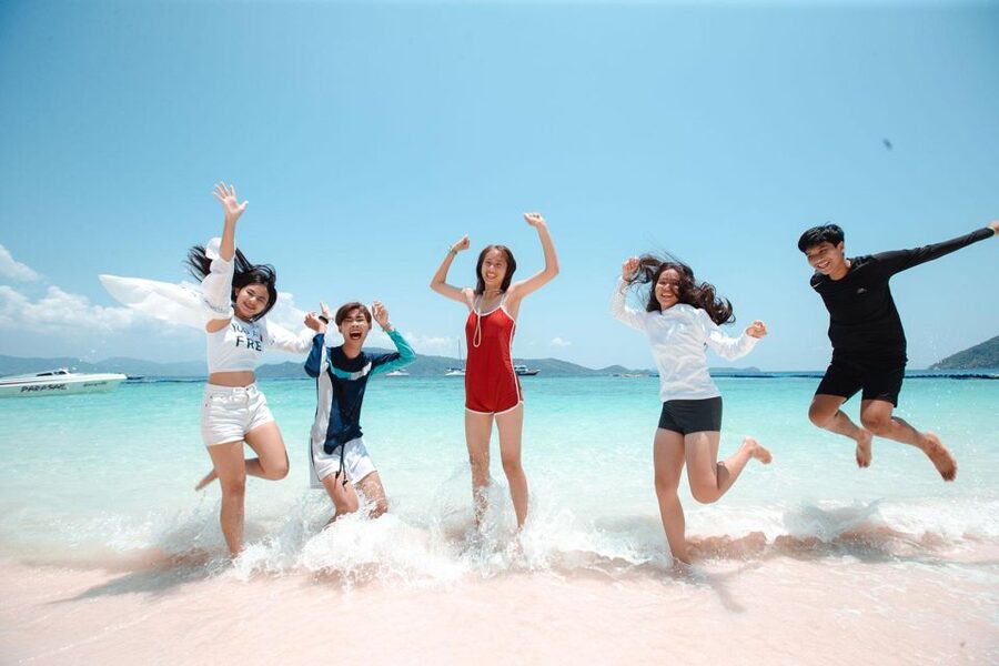 Phuket: Coral Island Half-Day Tour by Speedboat - Hotel pickup and Chalong Pier: convenience with a couple of real-world gotchas
