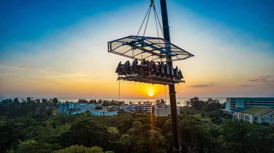 Phuket: Dinner in the Sky - What the one-hour timeline feels like (and how to enjoy it anyway)