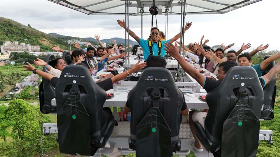 Phuket: Dinner in the Sky - Sunset Dinner at 17:30 vs Dinner In The Sky at 19:30