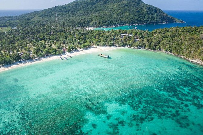 Phuket Dolphin Quest: Racha & Maiton Island Expedition - Maiton Private Island: the dolphin search (not a guarantee)