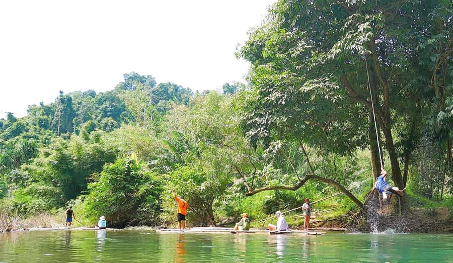 Phuket Ethical Nature Adventure: Rafting, Turtles & Elephant - Wat Lak Kaen: A Temple Stop That Slows the Whole Day Down
