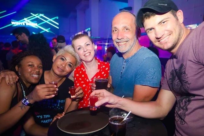 Phuket Guided Pub Crawl - Solo travel, group size, and feeling safe in crowds