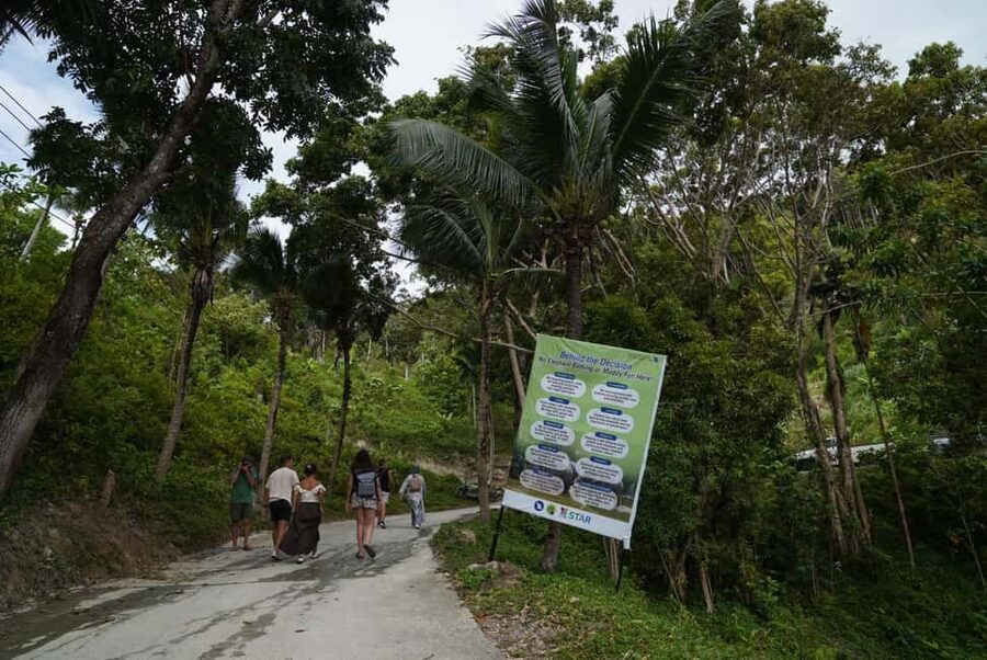 Phuket: Guided Tour to Elephant Sanctuary & Hotel Transfer - Photos, shade, water, and mosquito reality